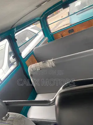 Toyota HiAce 2006 Blue