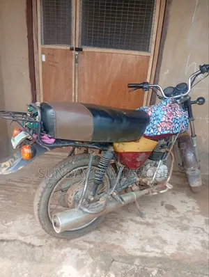Bajaj Boxer 2024 Red