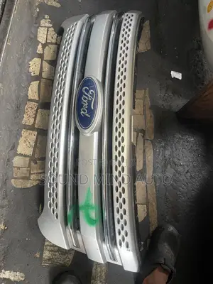 Front Grille Ford Explorer 2013/2014 Model