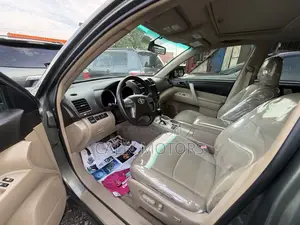 Toyota Highlander 2010 Green