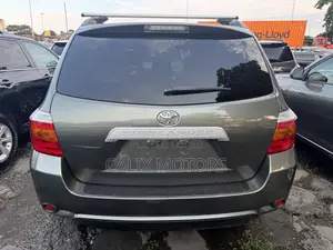 Toyota Highlander 2010 Green