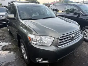 Toyota Highlander 2010 Green