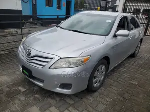 Toyota Camry 2010 Silver