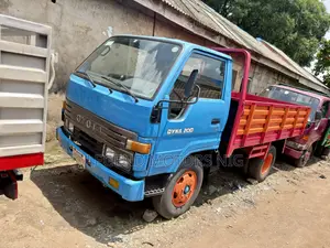 Toyota Dyna 200 Diesel Engine First Body