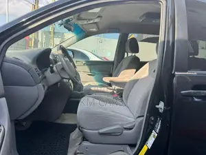 Toyota Sienna 2010 Black