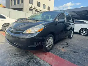 Toyota Sienna 2010 Black