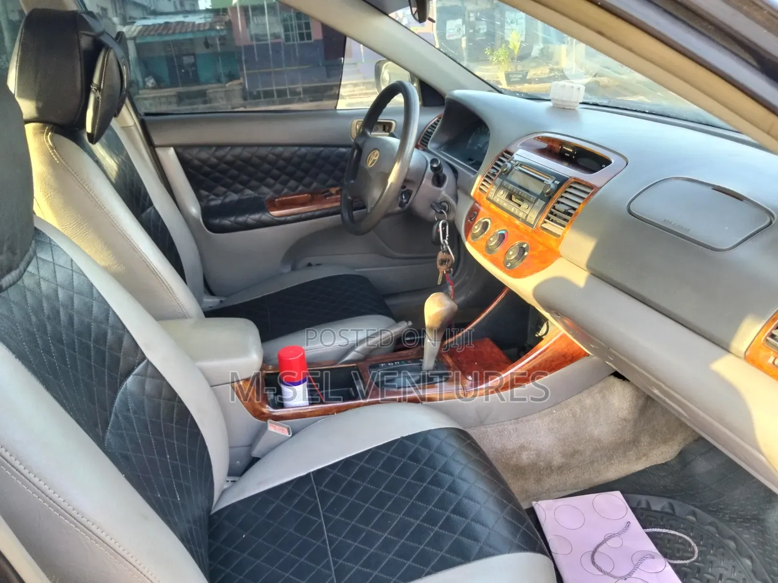 Toyota Camry SE 2024 Black