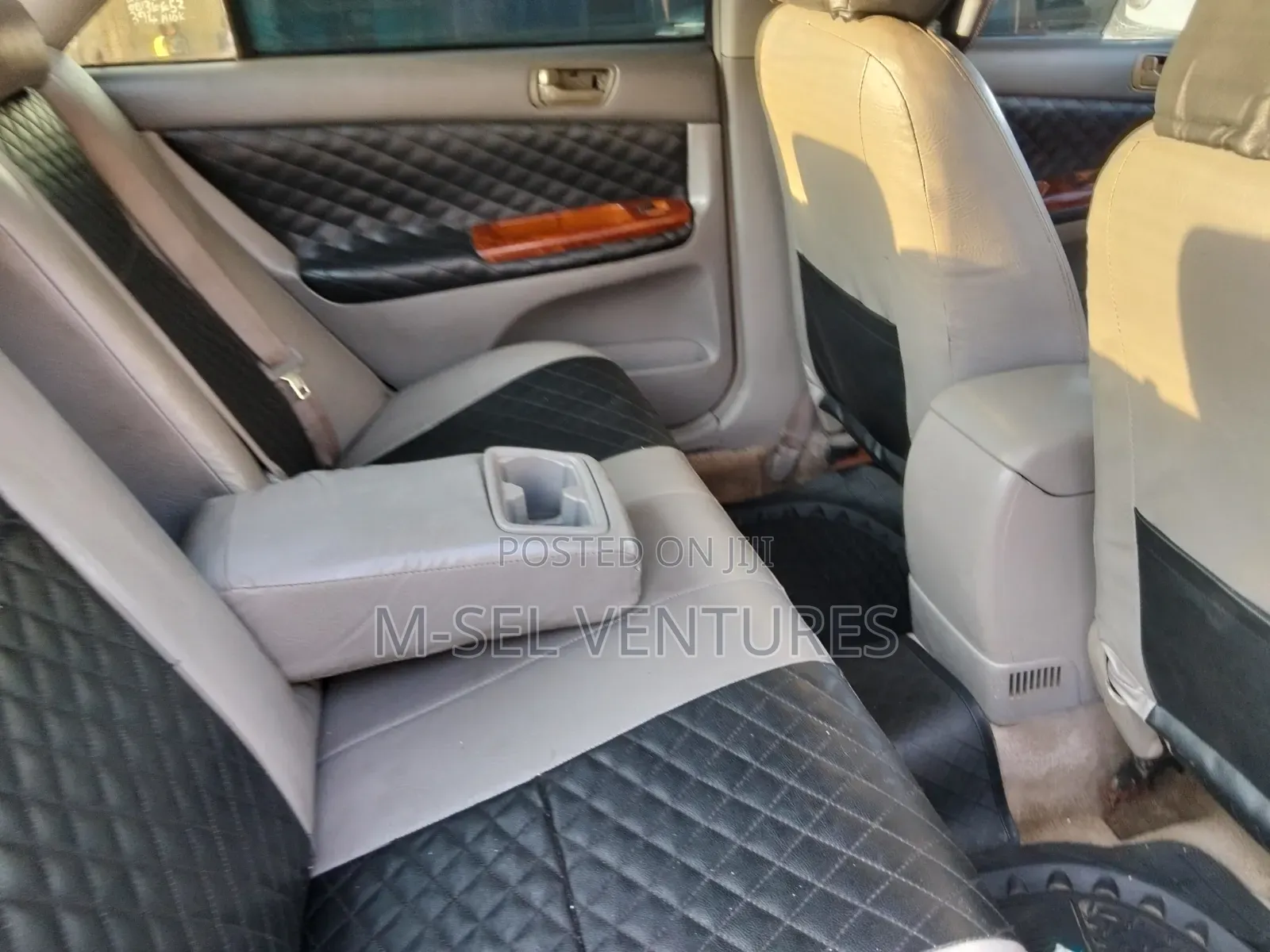 Toyota Camry SE 2024 Black