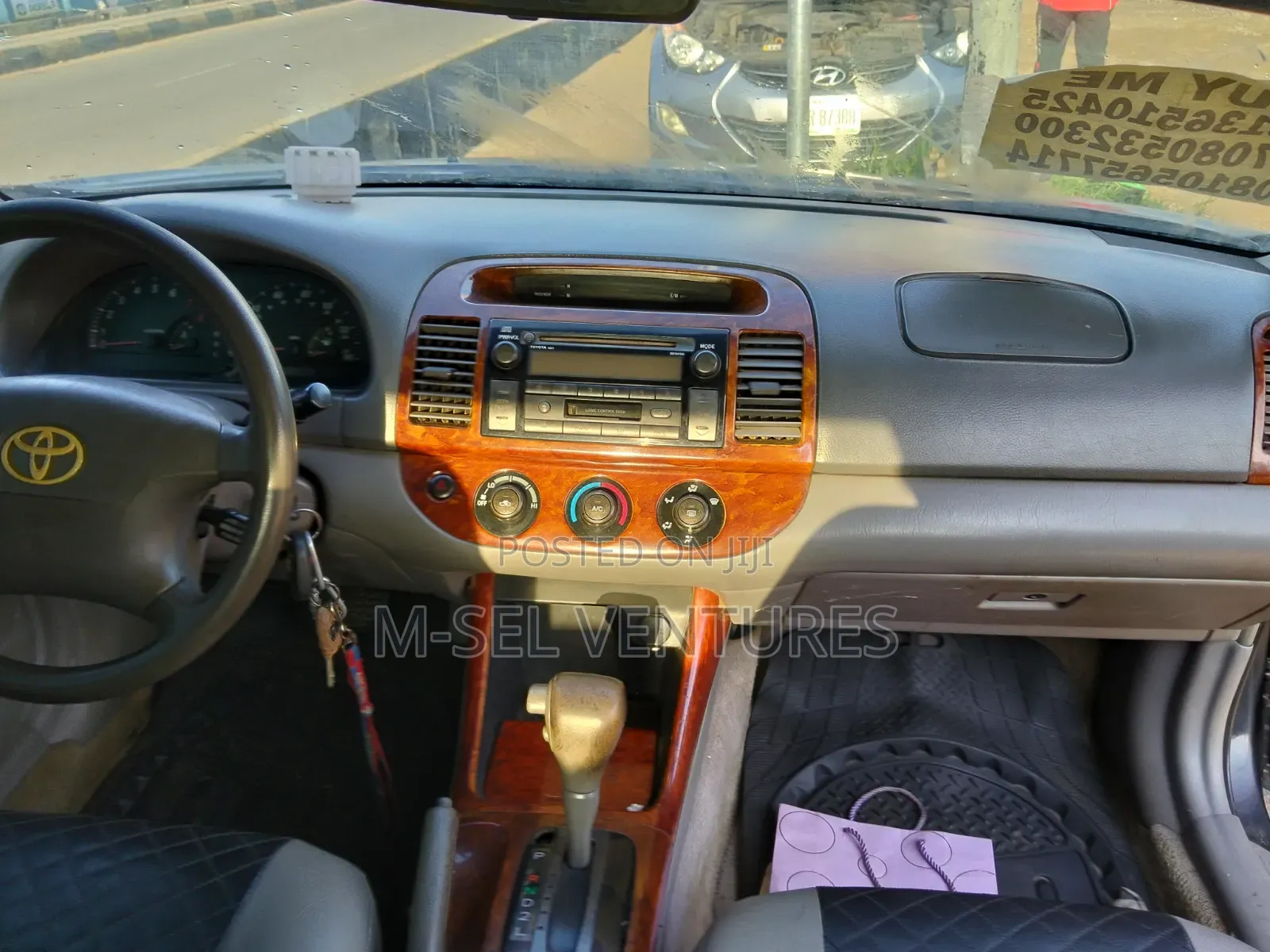 Toyota Camry SE 2024 Black