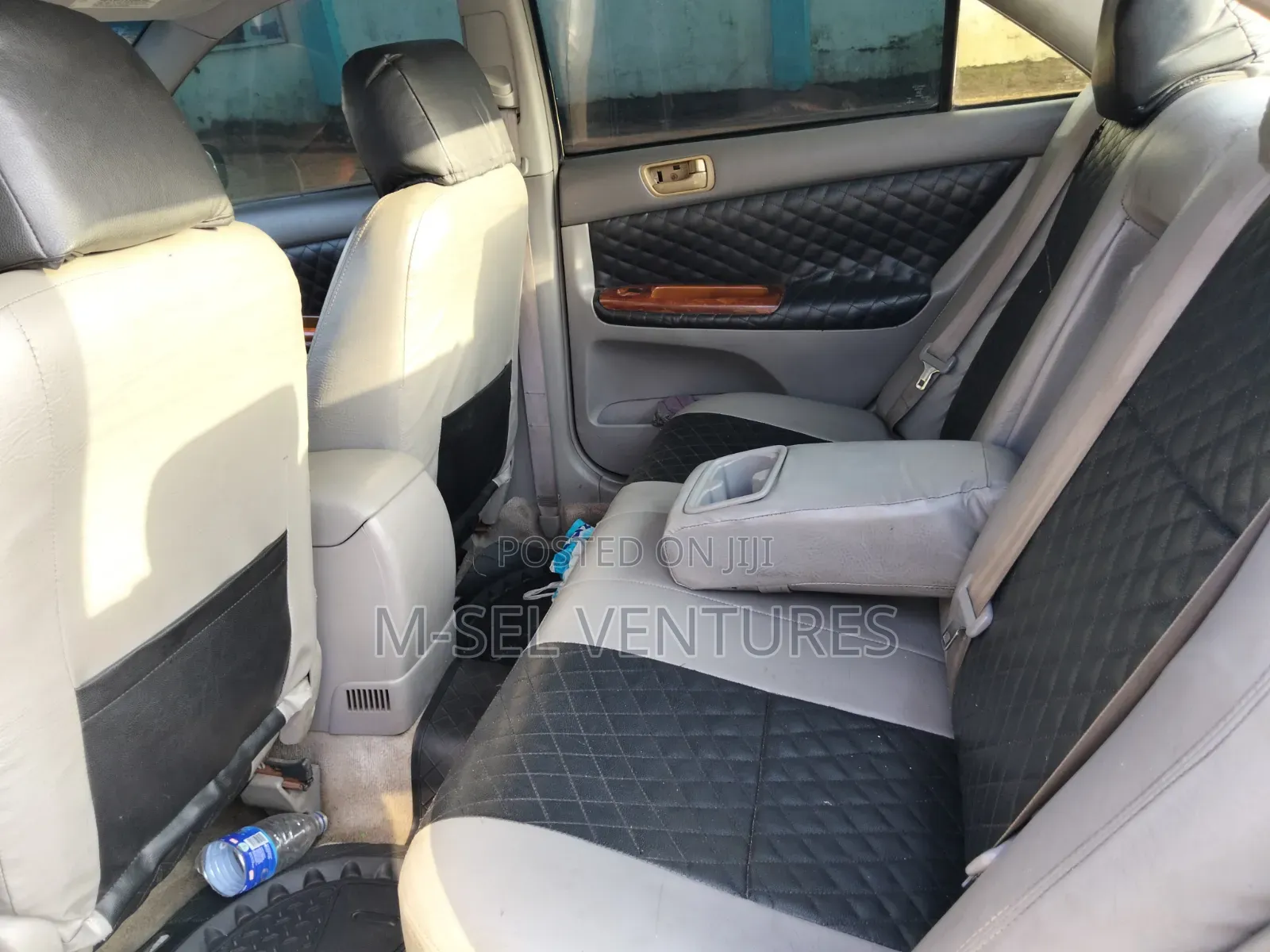 Toyota Camry SE 2024 Black