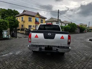 Nissan Frontier Automatic 2005 Gray