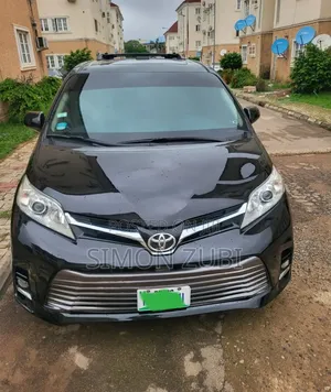 Toyota Sienna 2011 Gray