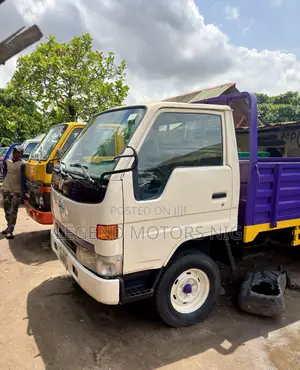 Toyota Dyna 150 Company Used Dropped Sided Body
