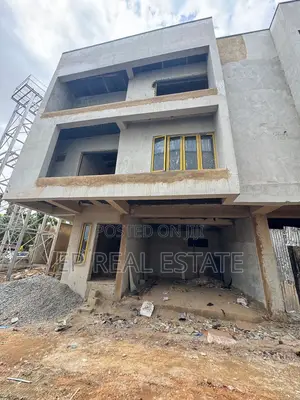 5bdrm Duplex in Gwarinpa for sale