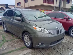 Toyota Sienna 2013 Gray