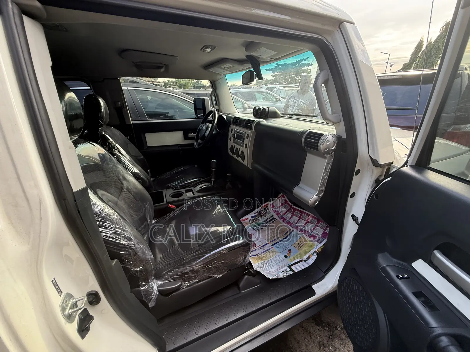 Toyota FJ Cruiser 2012 White