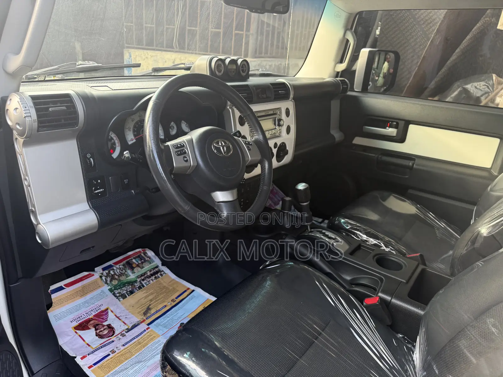 Toyota FJ Cruiser 2012 White