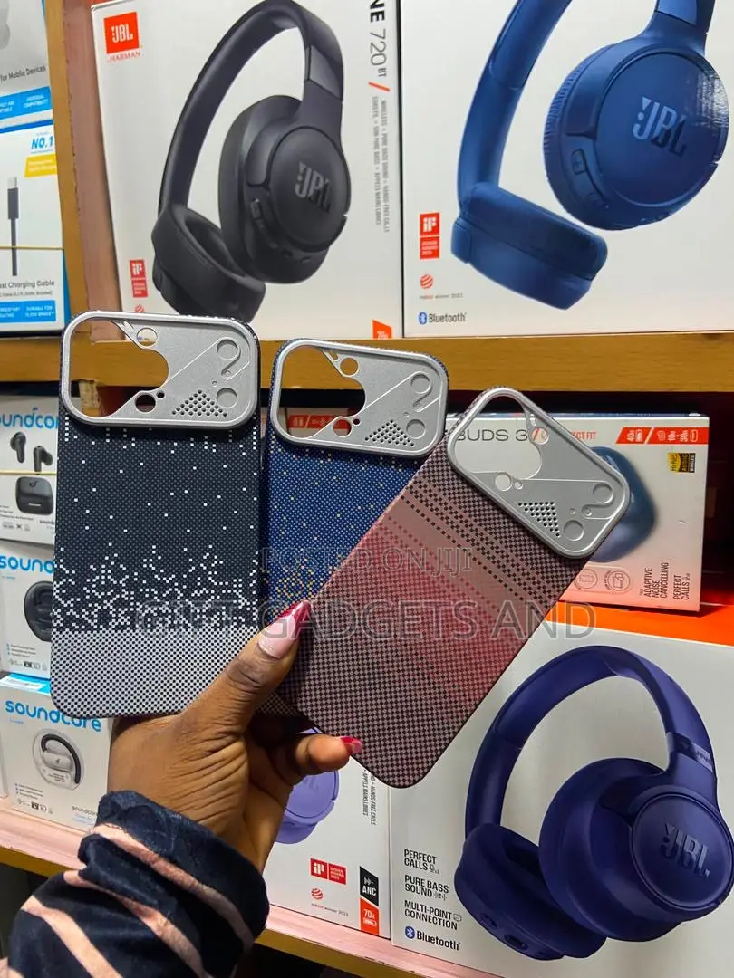 iPhone Pouches