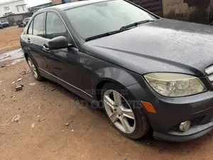 Mercedes-Benz C300 2010 Gray