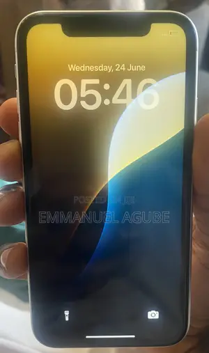 Apple iPhone XR 64 GB White
