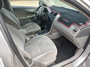 Toyota Corolla 2009 Silver