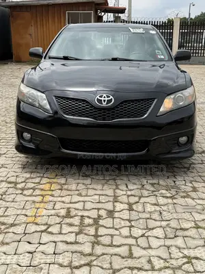 Toyota Camry SE 4dr Sedan (2.5L 4cyl 6AM) 2010 Black