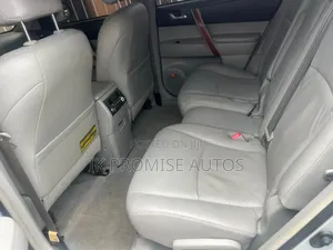 Toyota Highlander 2010 Silver