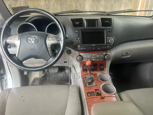 Toyota Highlander 2010 Silver