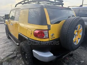 Toyota FJ Cruiser 2008 Yellow