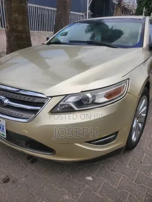 Ford Taurus SE 2010 Gold