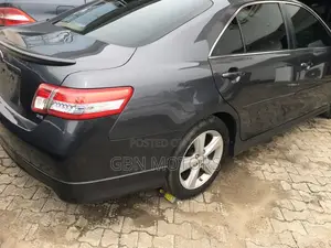 Toyota Camry 2011 Gray