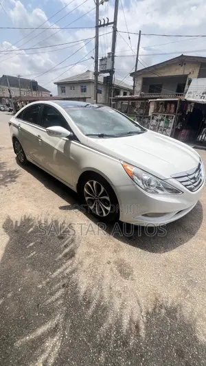 Hyundai Sonata Limited 2.0T Sedan (2.0L 4cyl 6A) 2013 White