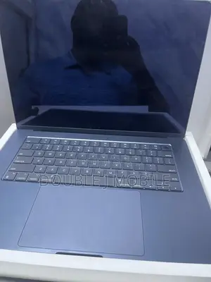 Laptop Apple MacBook Air 2022 M2 8GB Apple M2 SSD 512GB