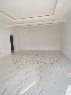 3bdrm Block of Flats in Kaura for sale