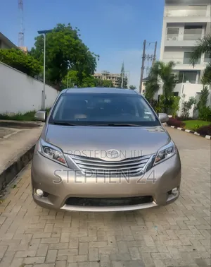Toyota Sienna 2018 Beige