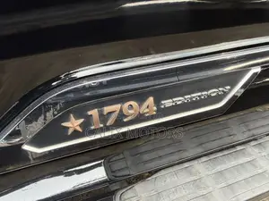 Toyota Tundra 2022 Black