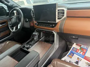 Toyota Tundra 2022 Black