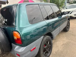 Toyota RAV4 1999 Blue