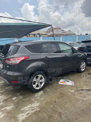 Ford Escape SE 4dr SUV AWD (1.6L 4cyl Turbo 6A) 2015 Gray