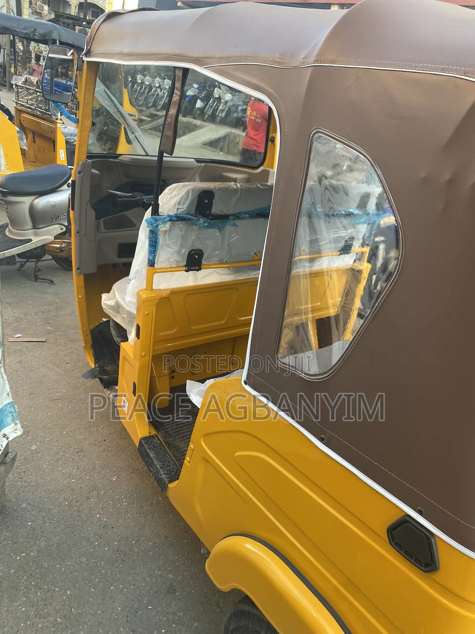 New Bajaj RE 2025 Yellow