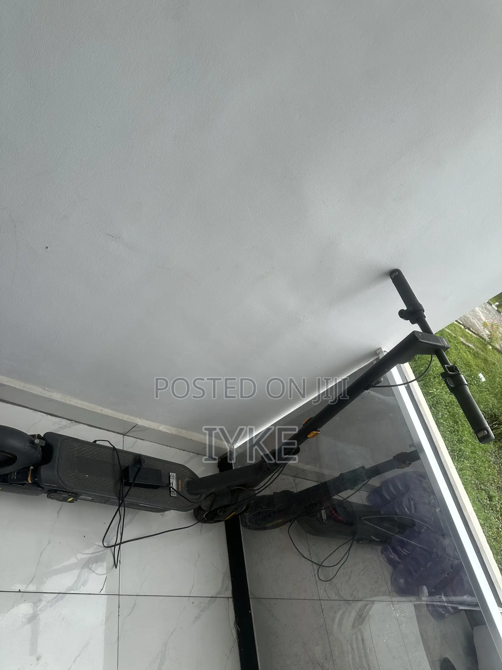 Max-S 2023 Black