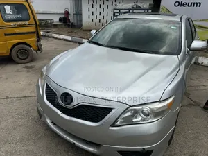 Toyota Camry 2010 Silver