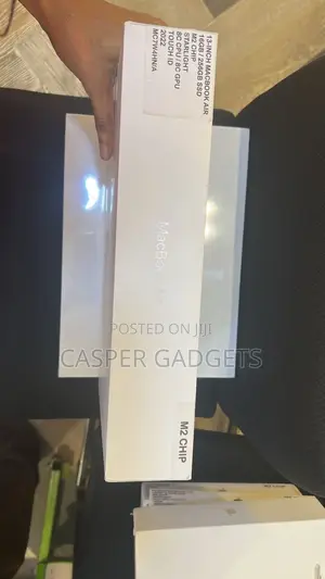 New Laptop Apple MacBook Air 2022 M2 256GB SSD 256GB