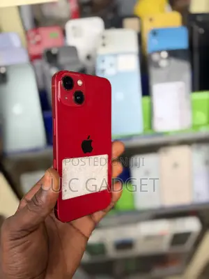 Apple iPhone 13 128 GB Red