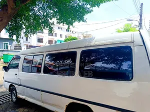 Hyundai Global 900 2006 White