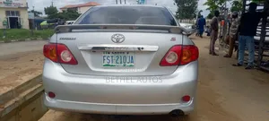 Toyota Corolla 2010 Silver