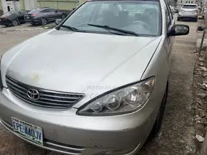 Toyota Camry 2005 Silver