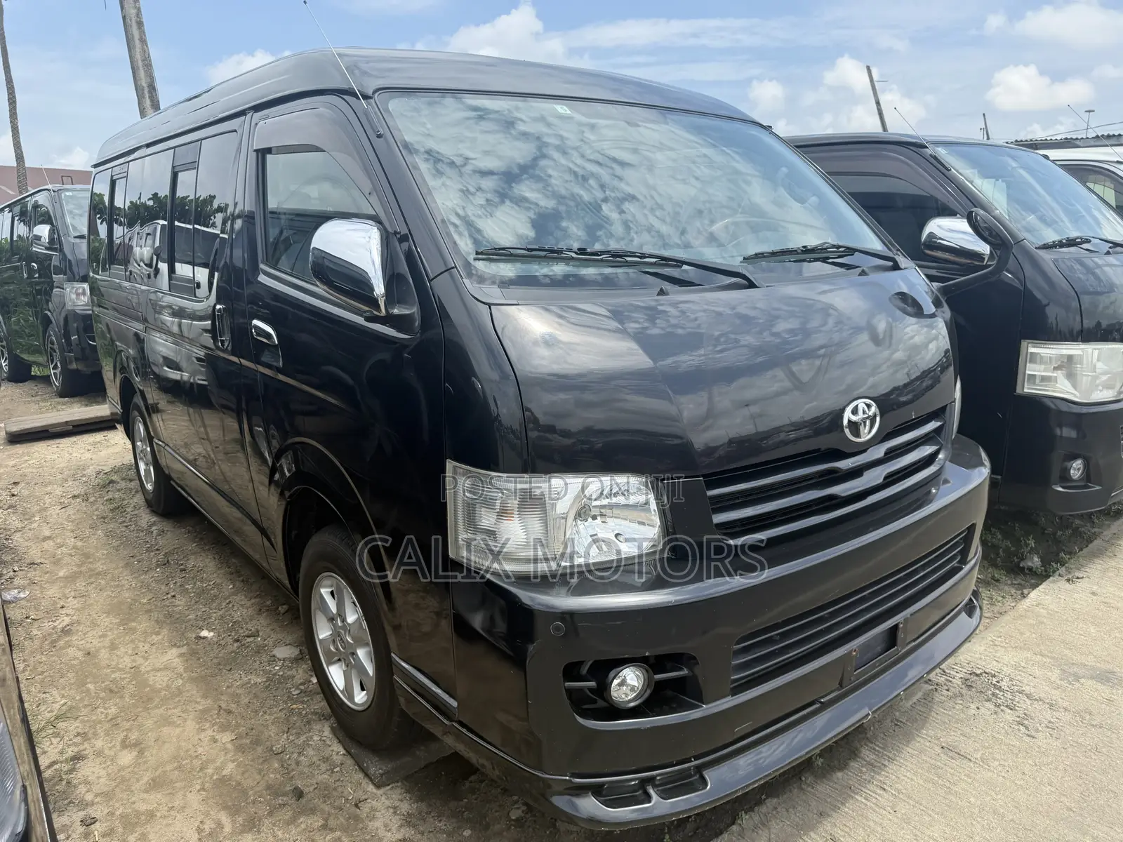 Toyota HiAce 2014 Black