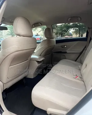 Toyota Venza 2010 White