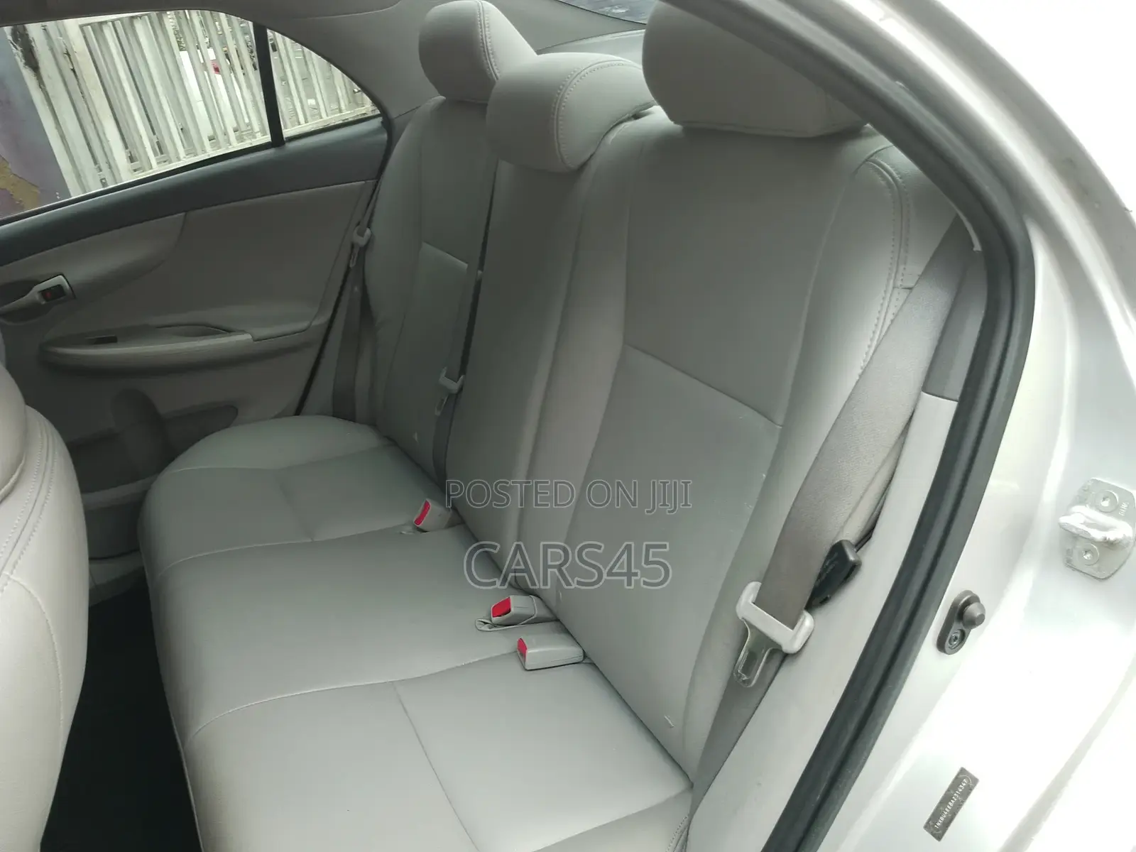 Toyota Corolla 2011 Silver
